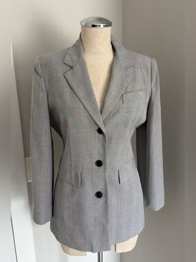 Levine Classics Women's Petite 4P Gray Plaid Notch Lapel 3-Button Blazer